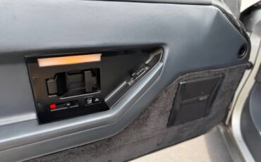 Chevrolet-Corvette-1984-Hatchback-25
