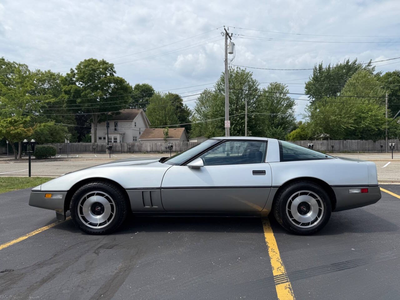 Chevrolet-Corvette-1984-Hatchback-3