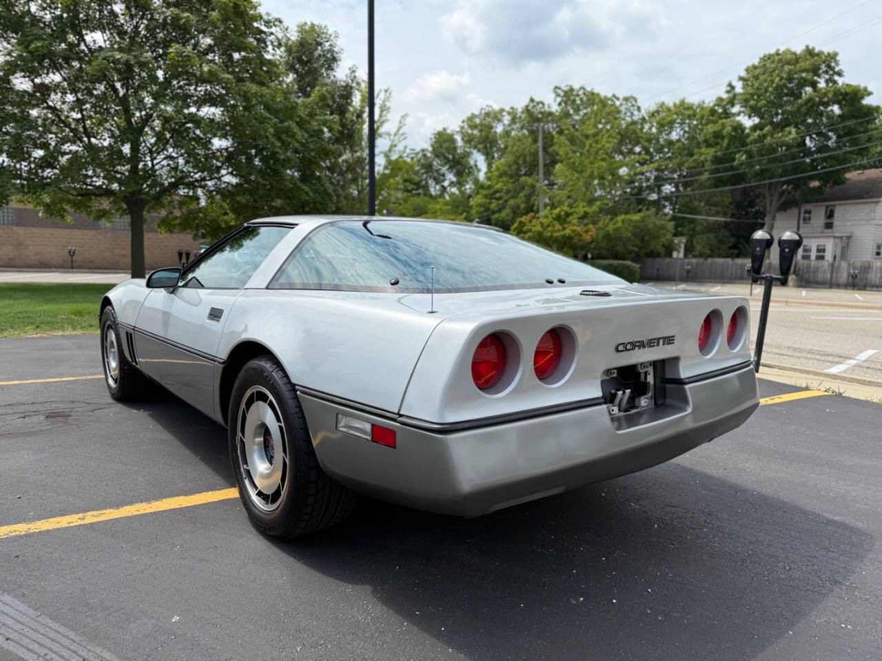 Chevrolet-Corvette-1984-Hatchback-5