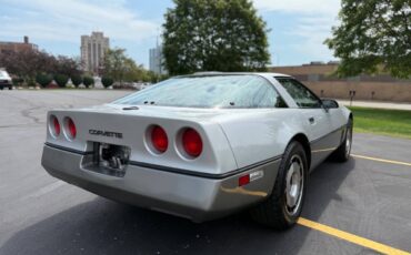 Chevrolet-Corvette-1984-Hatchback-7