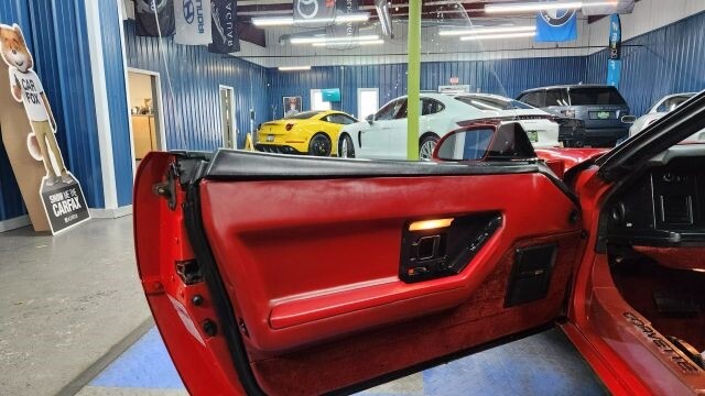 Chevrolet-Corvette-1986-Convertible-14