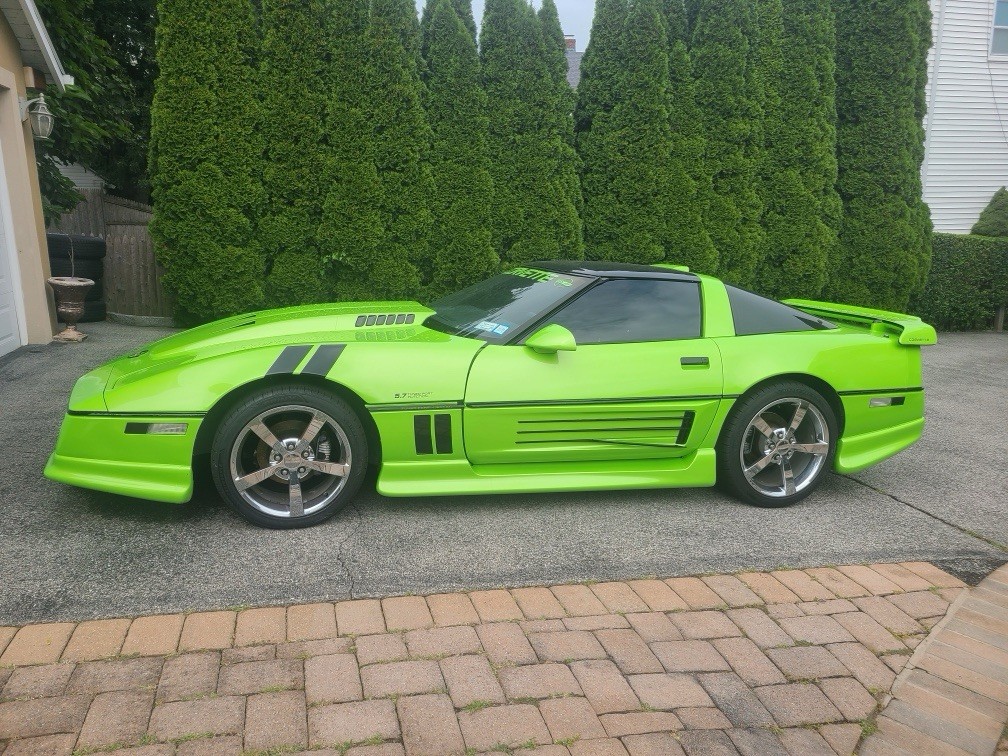 Chevrolet-Corvette-1986-Hatchback-1