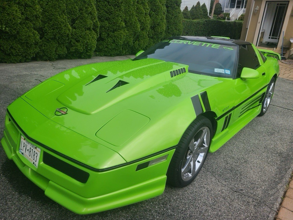 Chevrolet-Corvette-1986-Hatchback-2