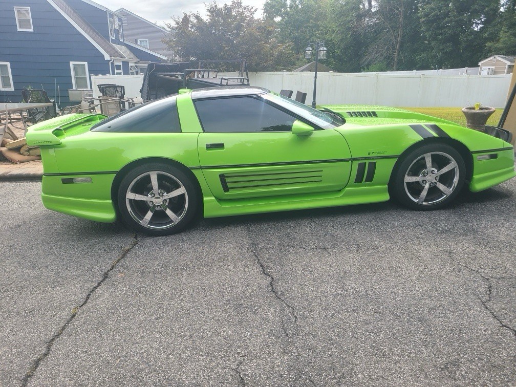 Chevrolet-Corvette-1986-Hatchback-4