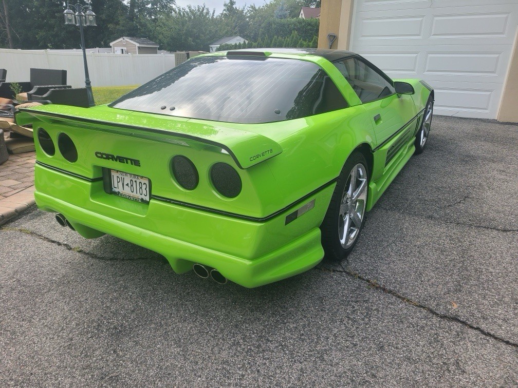 Chevrolet-Corvette-1986-Hatchback-6