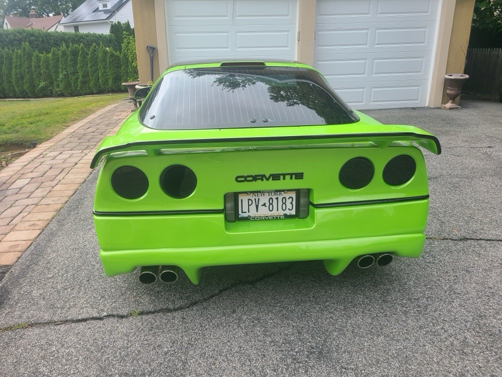 Chevrolet-Corvette-1986-Hatchback-7