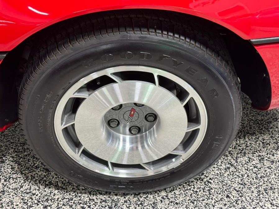 Chevrolet-Corvette-1987-Convertible-11