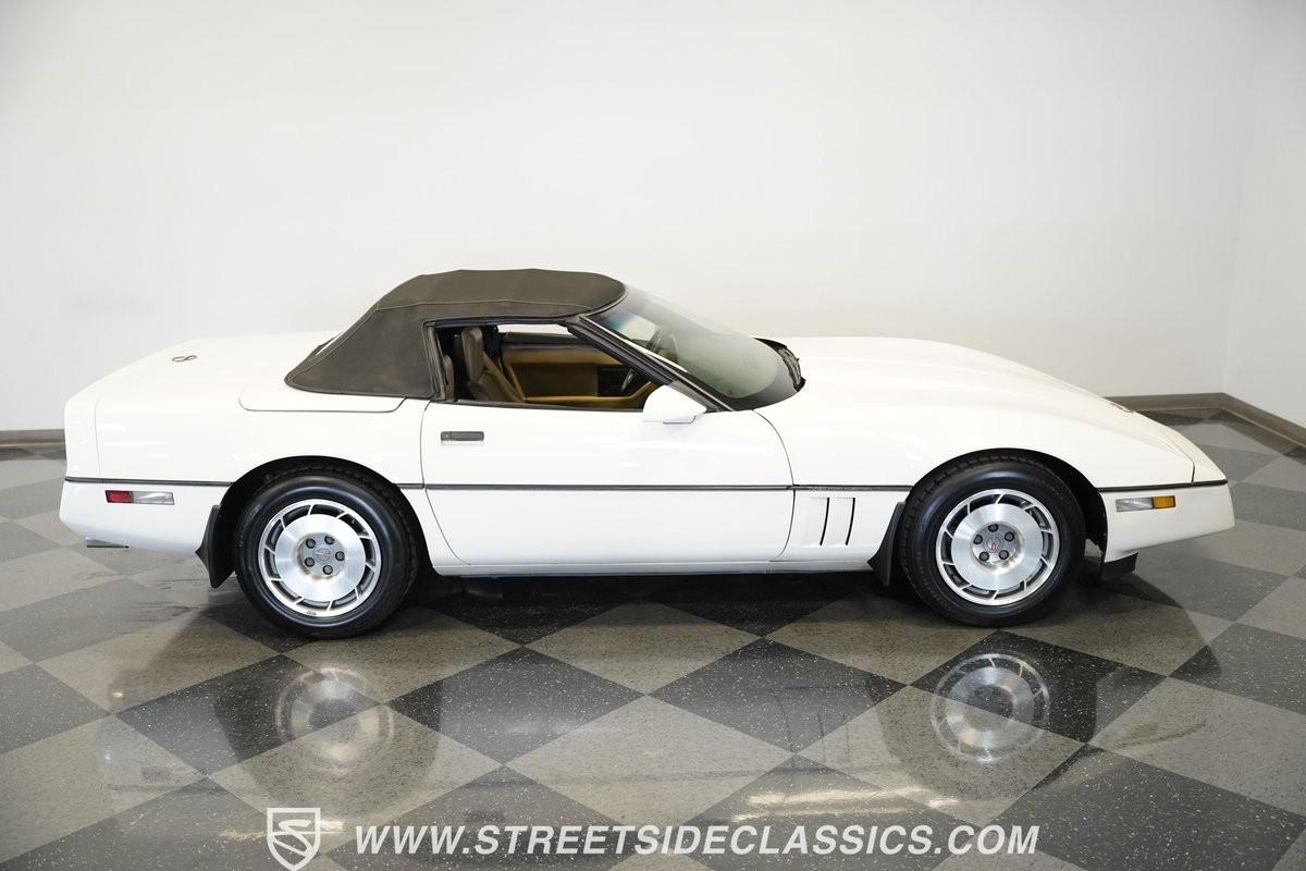Chevrolet-Corvette-1987-Convertible-16