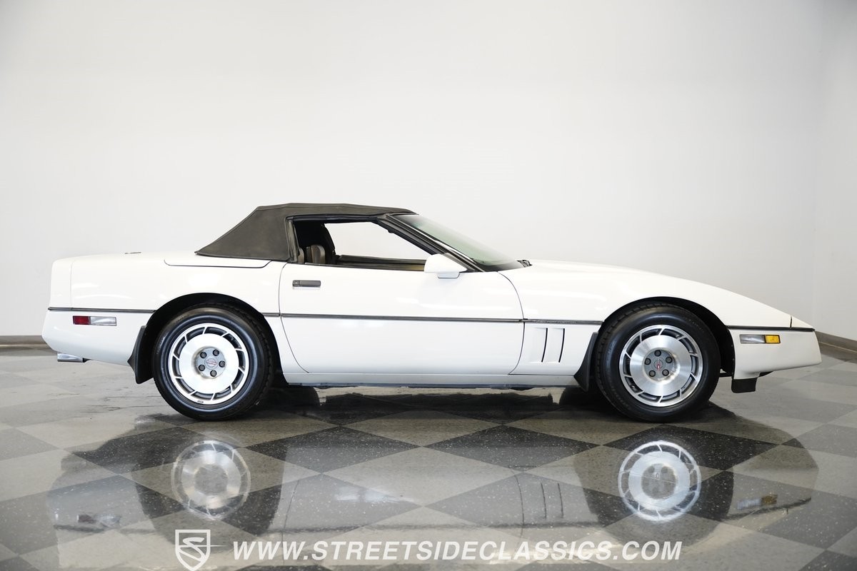 Chevrolet-Corvette-1987-Convertible-17