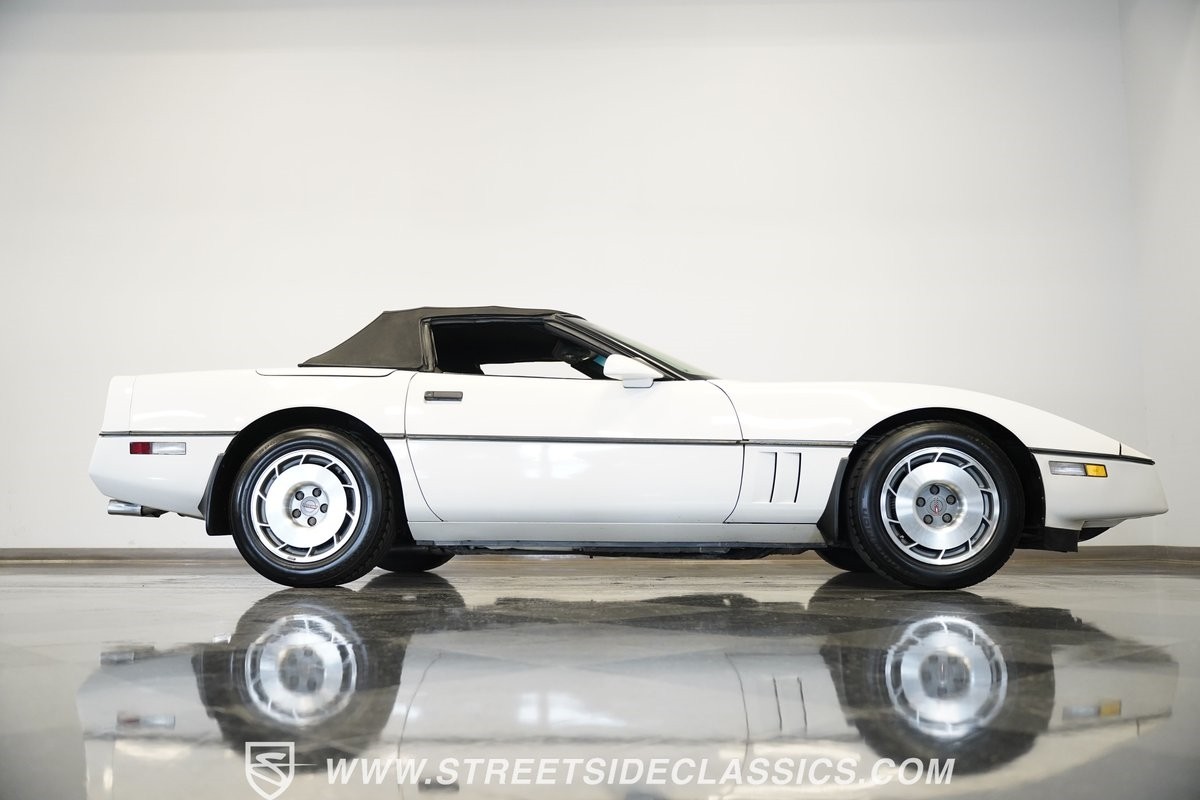 Chevrolet-Corvette-1987-Convertible-18