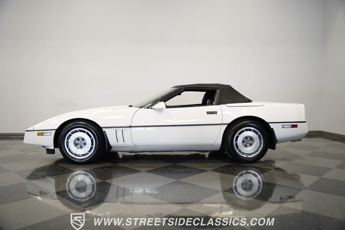 Chevrolet-Corvette-1987-Convertible-2