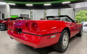 Chevrolet-Corvette-1987-Convertible-2