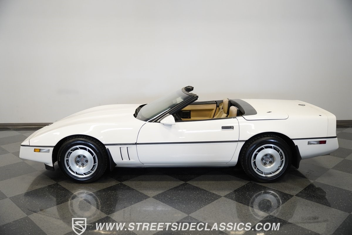 Chevrolet-Corvette-1987-Convertible-23