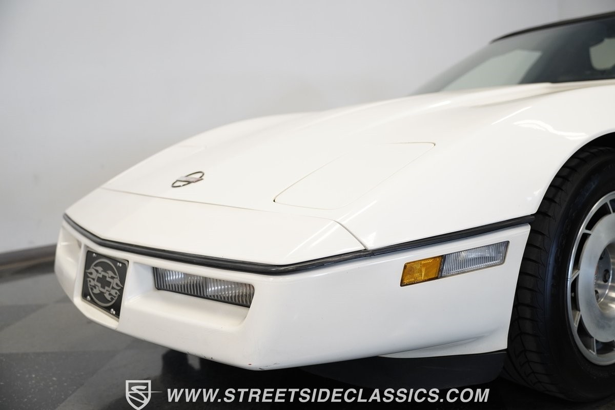 Chevrolet-Corvette-1987-Convertible-30