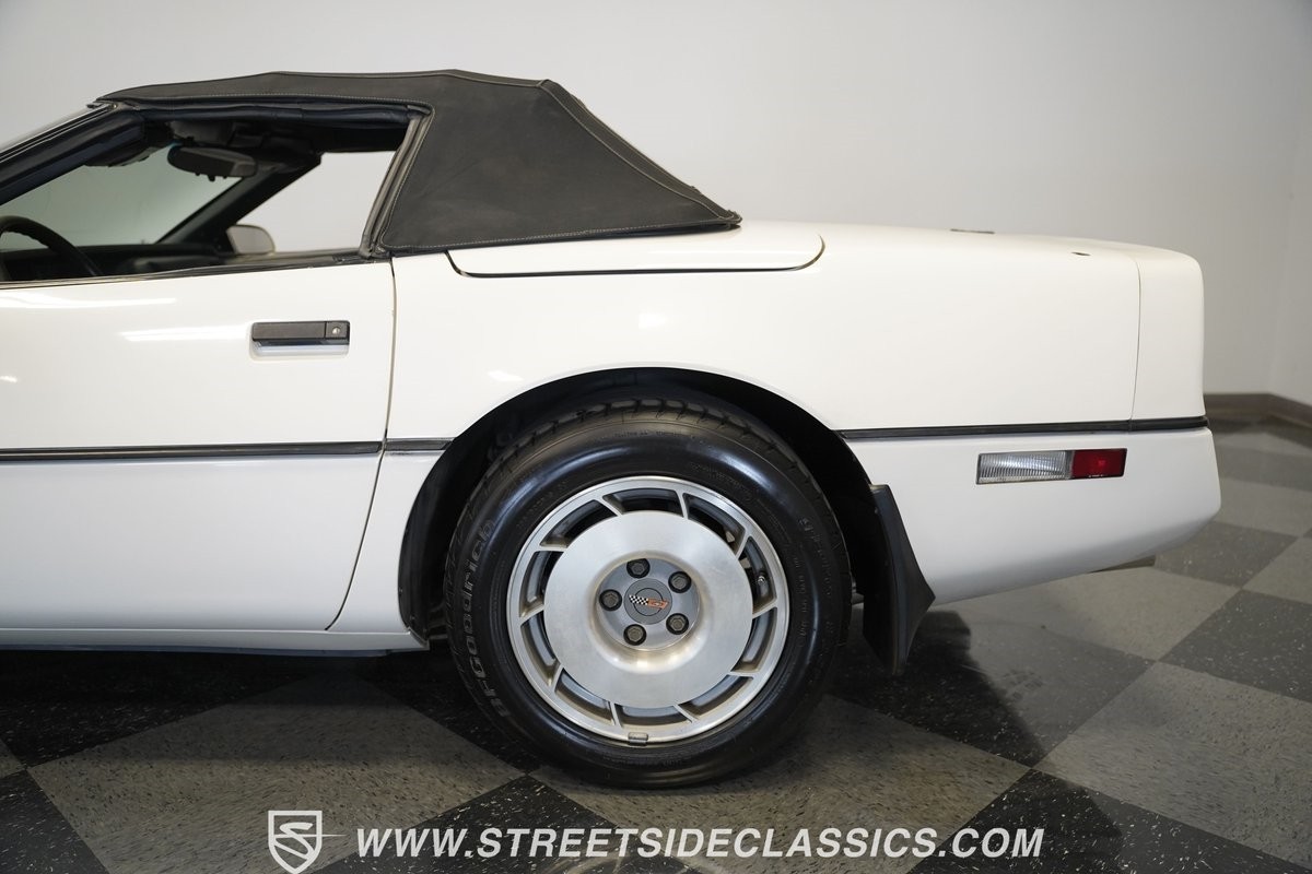 Chevrolet-Corvette-1987-Convertible-33