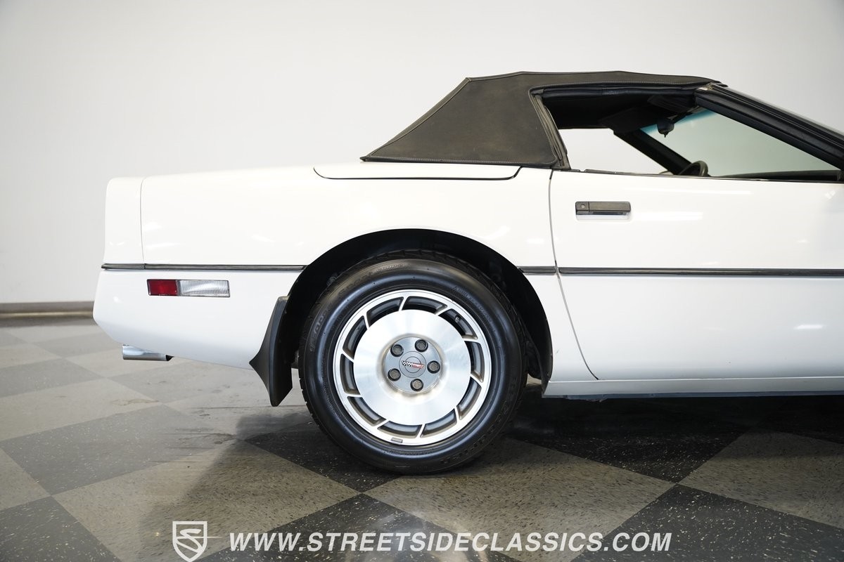 Chevrolet-Corvette-1987-Convertible-37