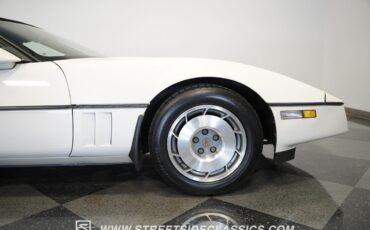 Chevrolet-Corvette-1987-Convertible-39