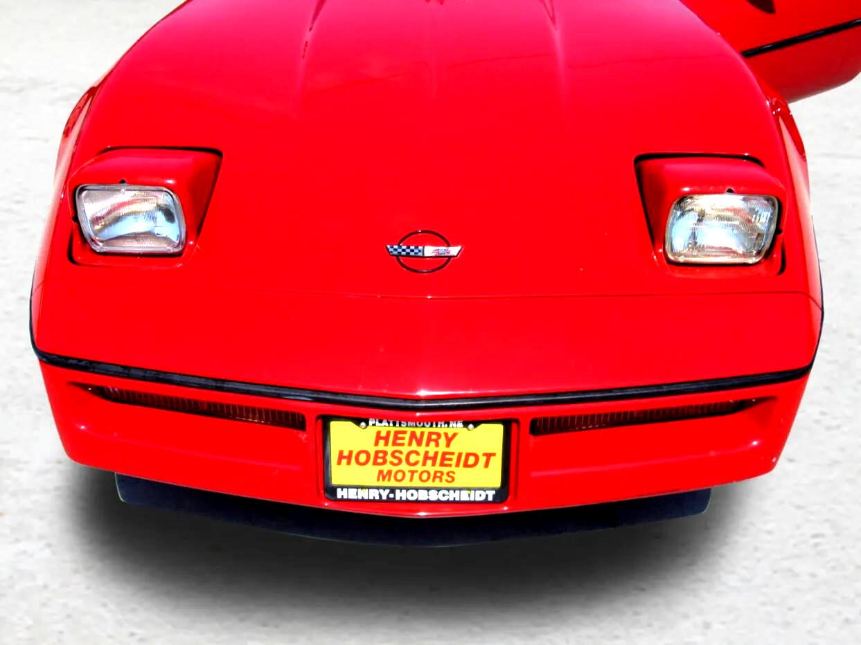 Chevrolet-Corvette-1987-Coupe-10