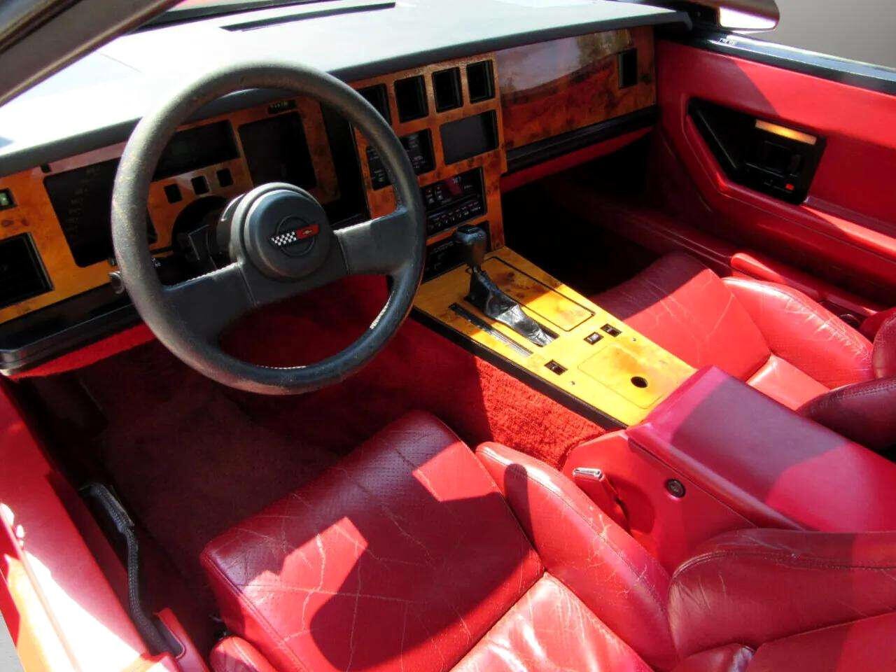 Chevrolet-Corvette-1987-Coupe-11