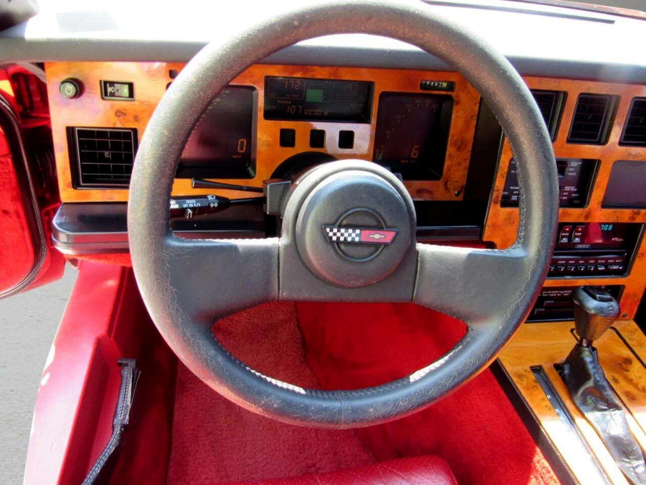 Chevrolet-Corvette-1987-Coupe-17