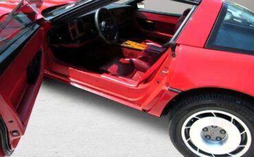 Chevrolet-Corvette-1987-Coupe-18