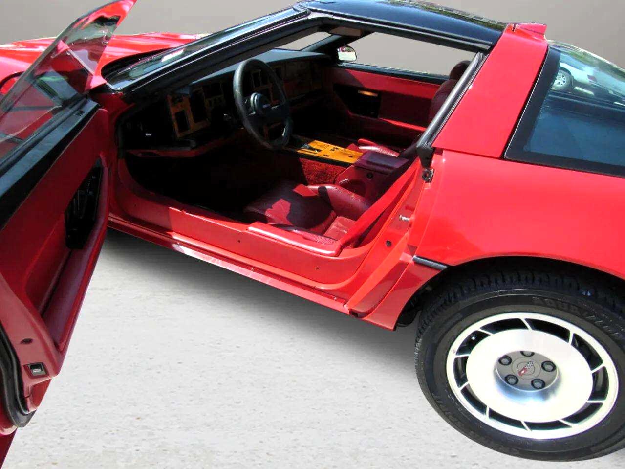 Chevrolet-Corvette-1987-Coupe-18