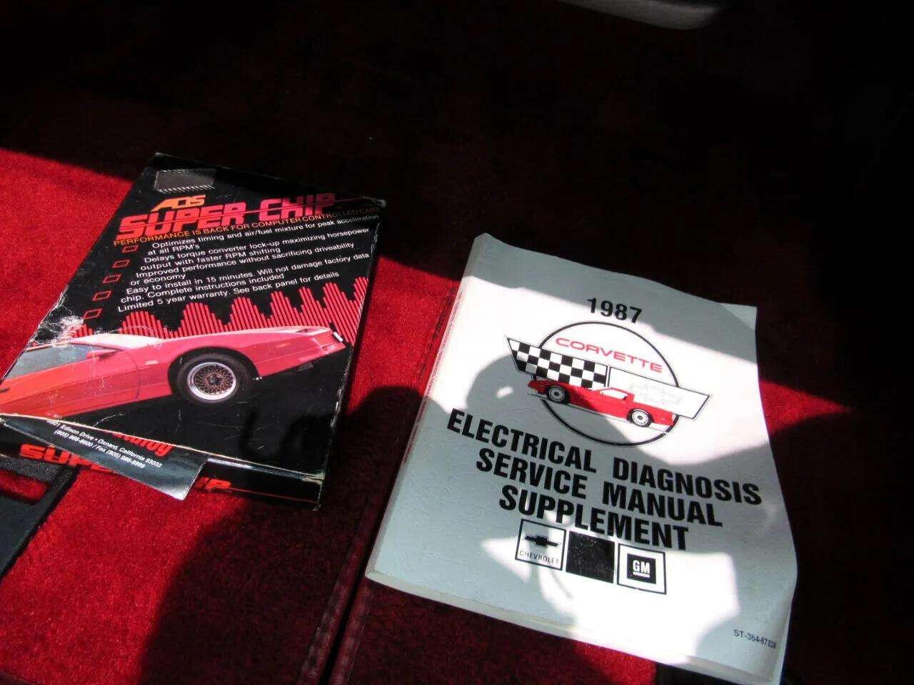 Chevrolet-Corvette-1987-Coupe-36