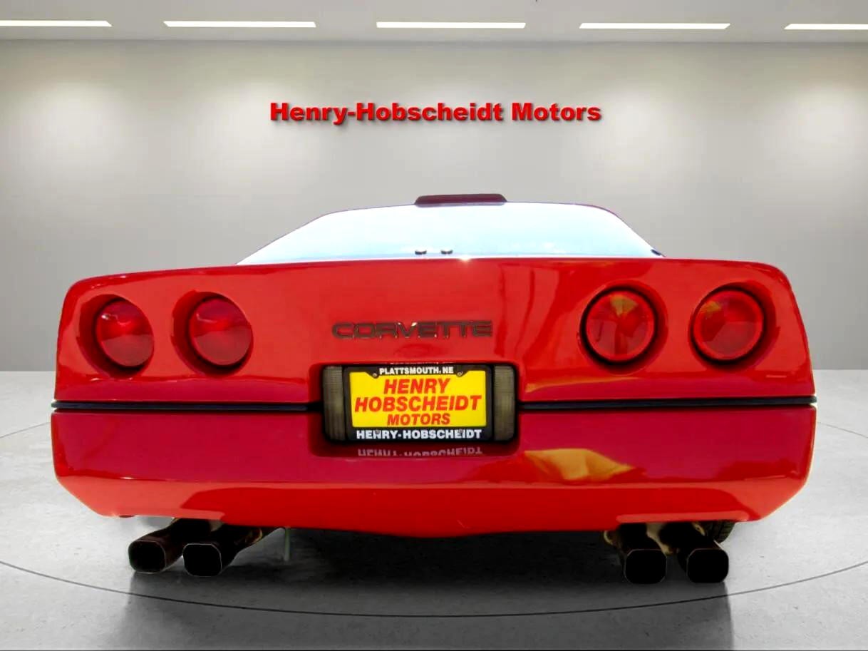 Chevrolet-Corvette-1987-Coupe-8