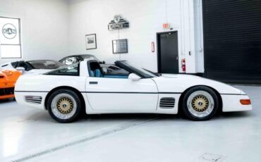 Chevrolet-Corvette-1987-Hatchback-10