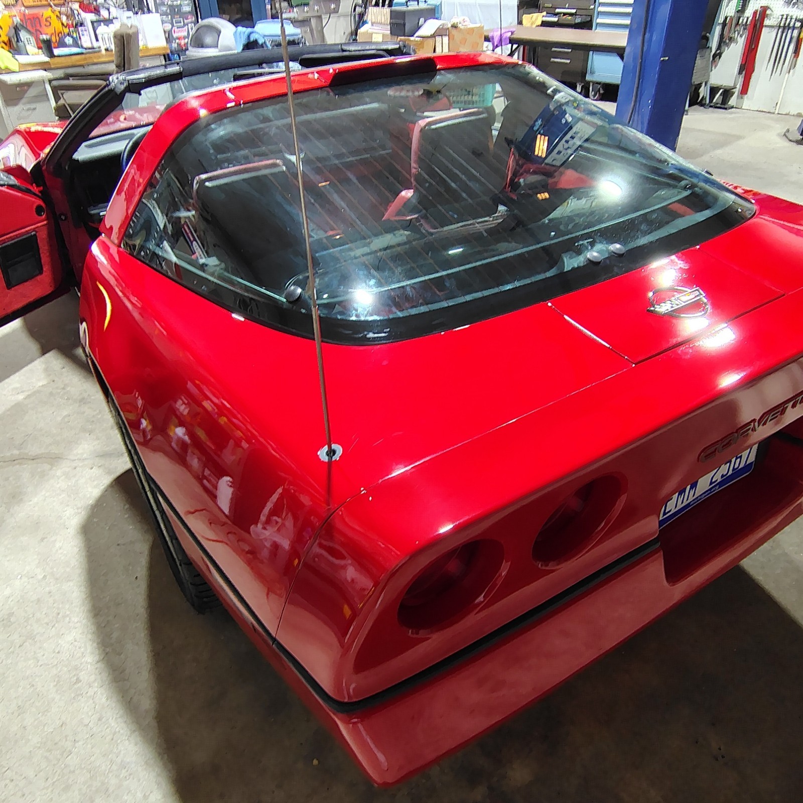 Chevrolet-Corvette-1987-Hatchback-12