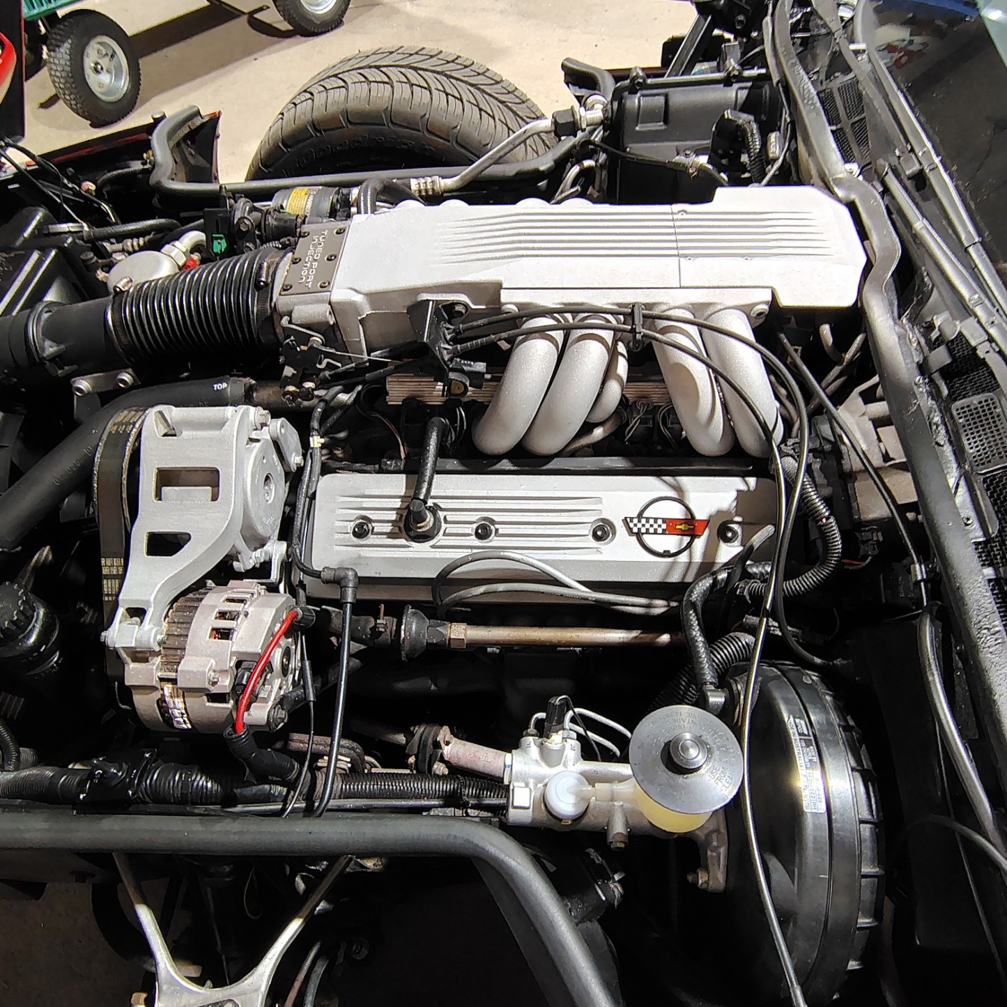Chevrolet-Corvette-1987-Hatchback-14