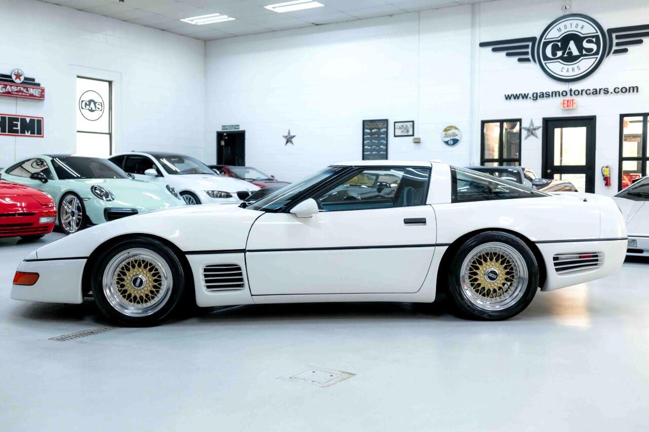 Chevrolet-Corvette-1987-Hatchback-14