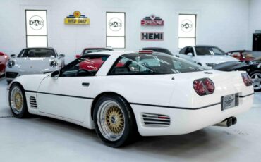 Chevrolet-Corvette-1987-Hatchback-15