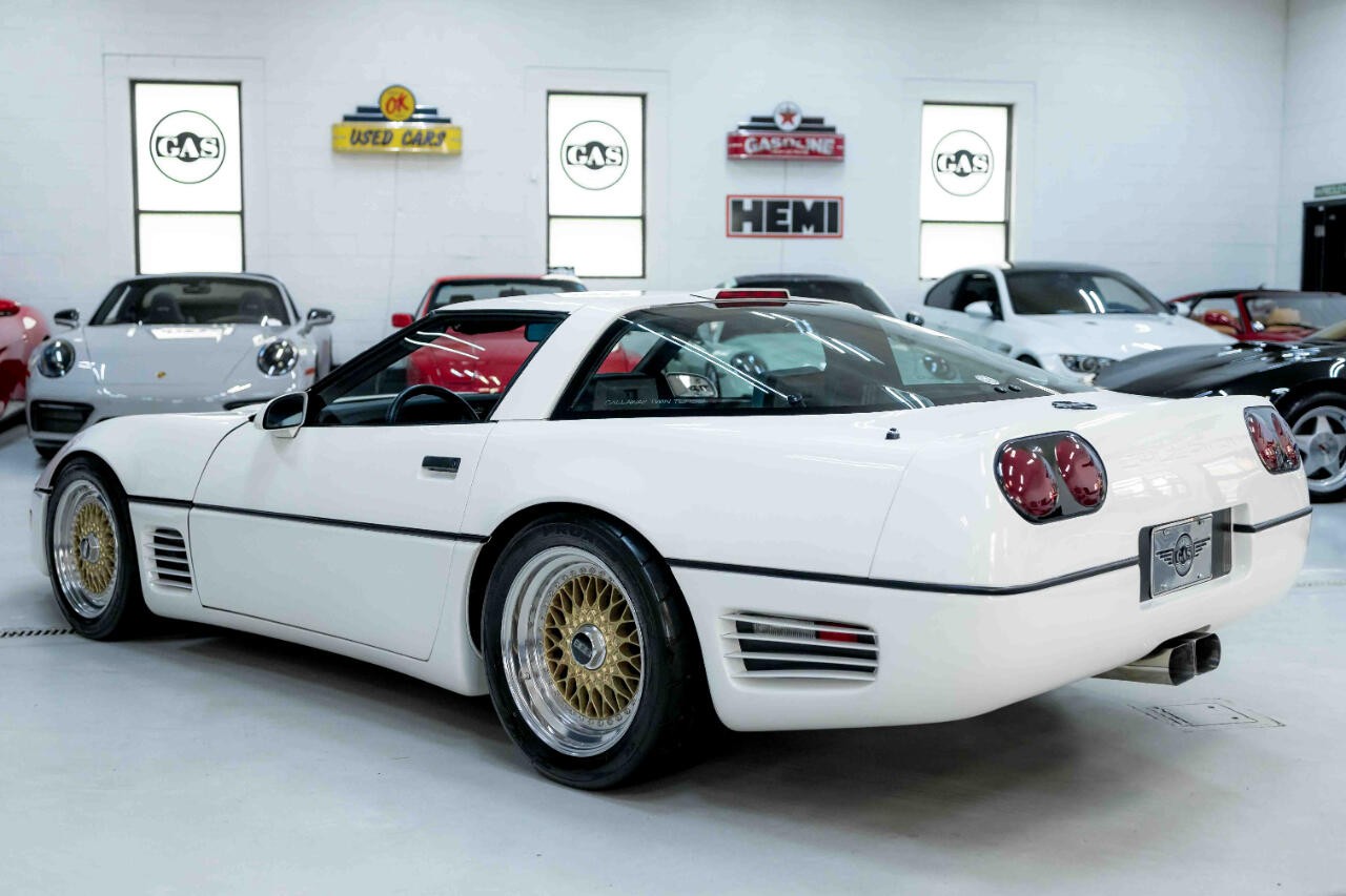 Chevrolet-Corvette-1987-Hatchback-15