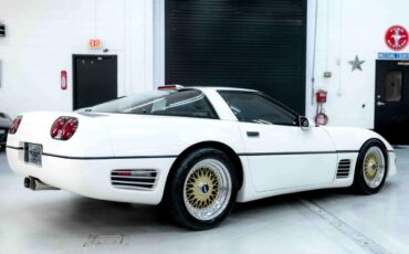 Chevrolet-Corvette-1987-Hatchback-17