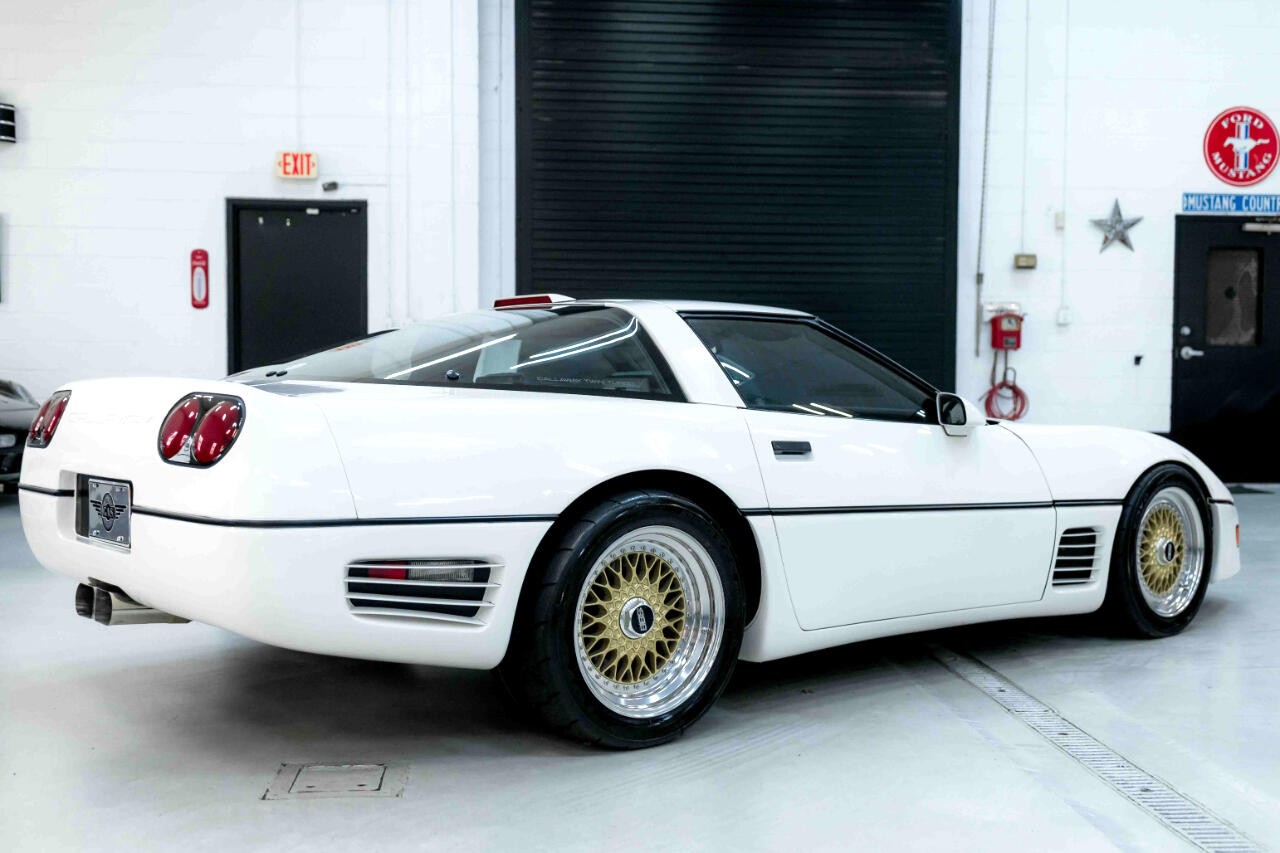 Chevrolet-Corvette-1987-Hatchback-17