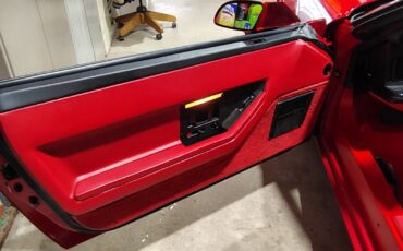 Chevrolet-Corvette-1987-Hatchback-2