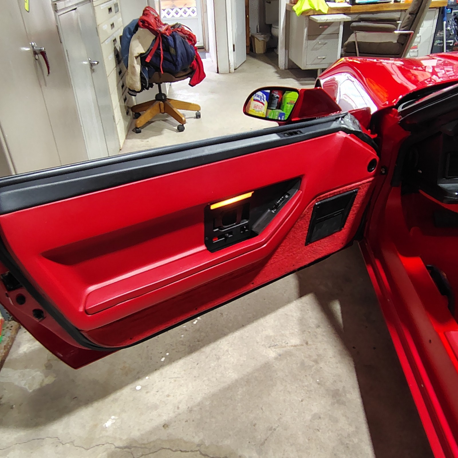 Chevrolet-Corvette-1987-Hatchback-2