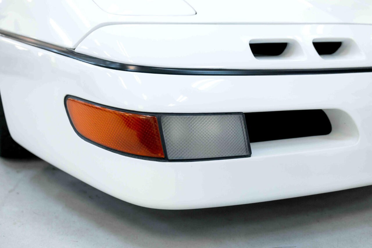 Chevrolet-Corvette-1987-Hatchback-21