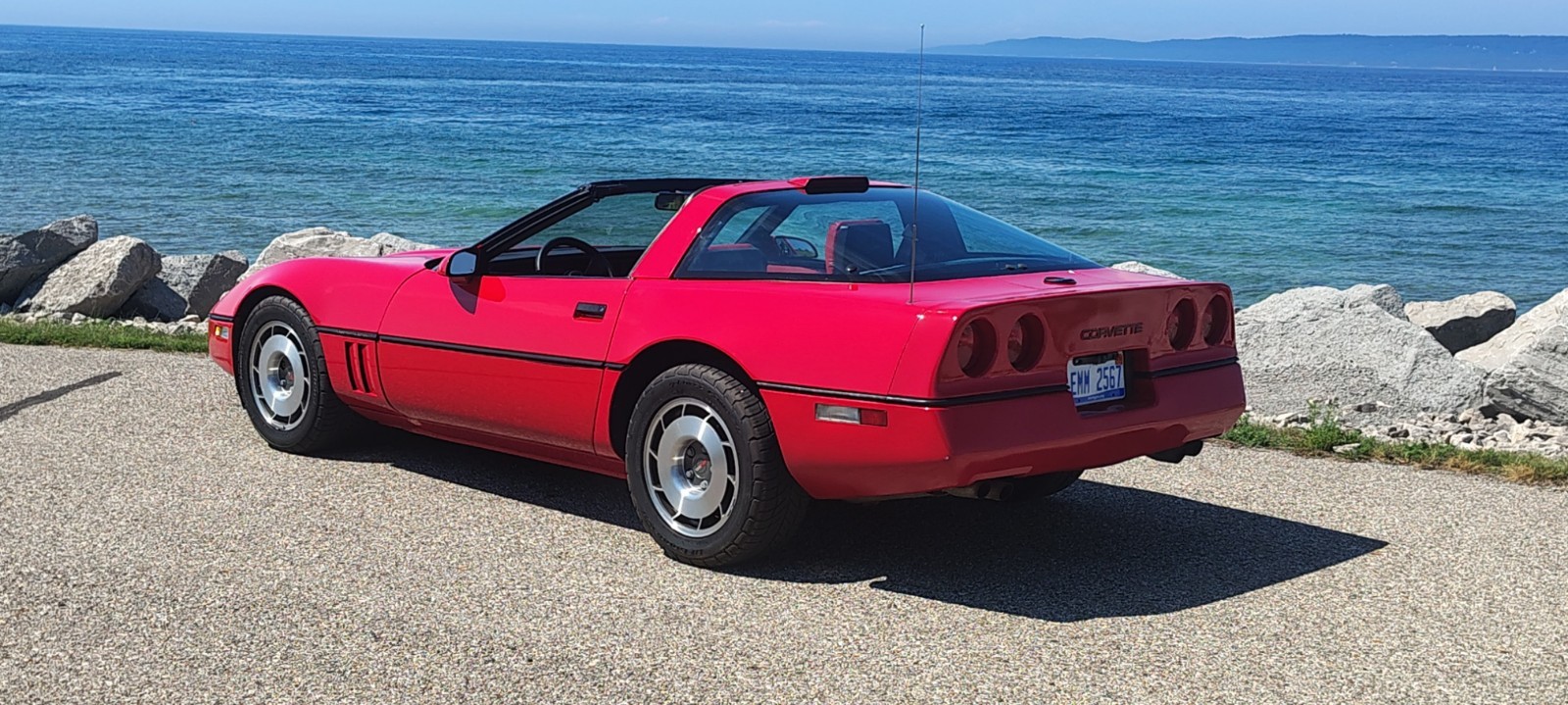 Chevrolet-Corvette-1987-Hatchback-22
