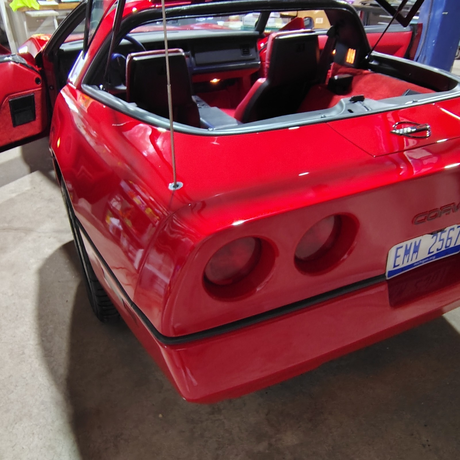Chevrolet-Corvette-1987-Hatchback-6