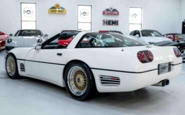 Chevrolet-Corvette-1987-Hatchback-7