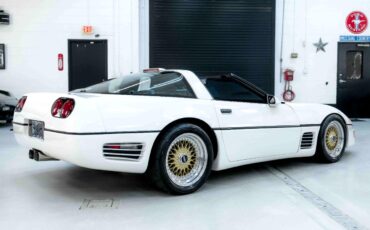 Chevrolet-Corvette-1987-Hatchback-9