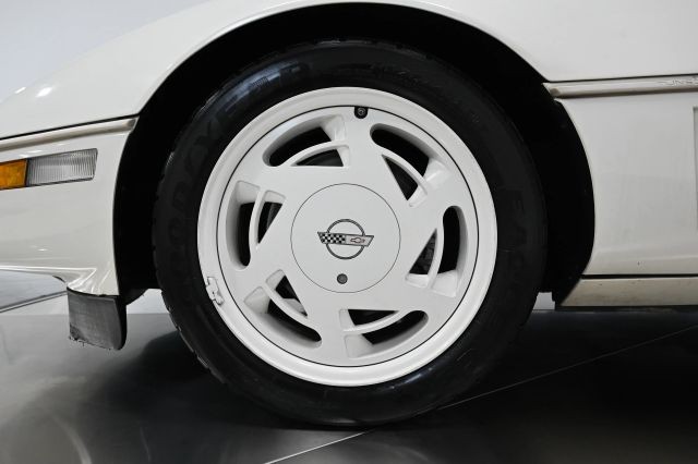 Chevrolet-Corvette-1988-Coupe-14