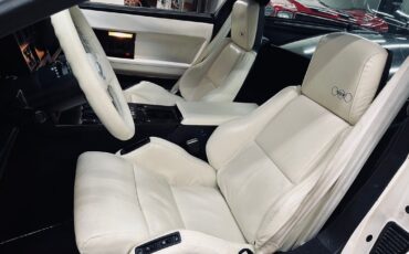 Chevrolet-Corvette-1988-Coupe-17