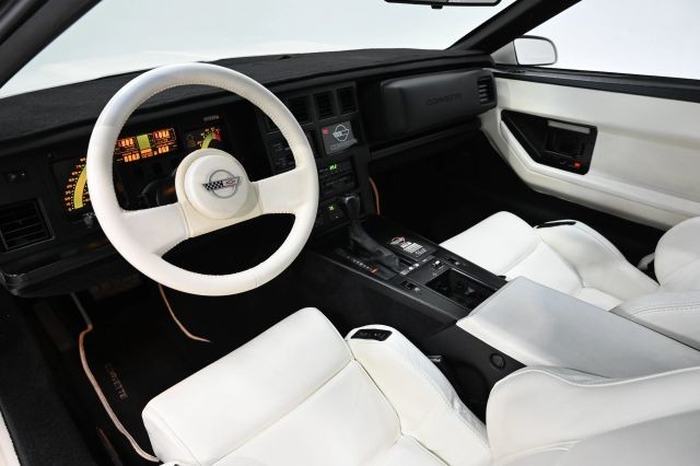 Chevrolet-Corvette-1988-Coupe-23