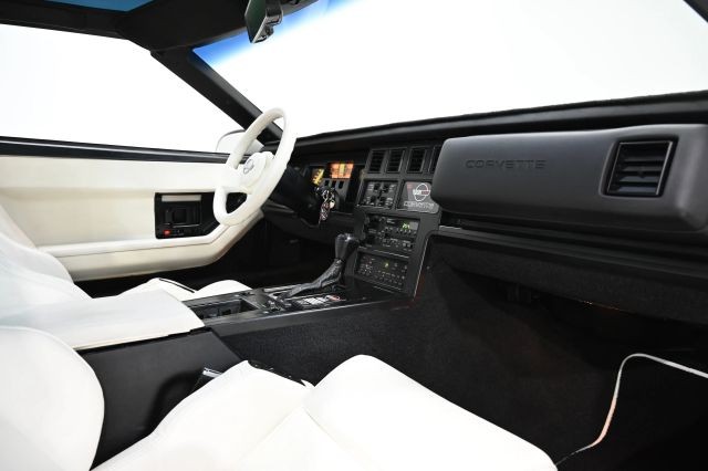 Chevrolet-Corvette-1988-Coupe-24