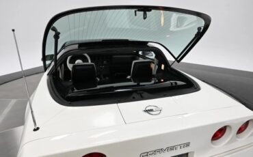Chevrolet-Corvette-1988-Coupe-25