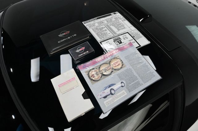 Chevrolet-Corvette-1988-Coupe-29