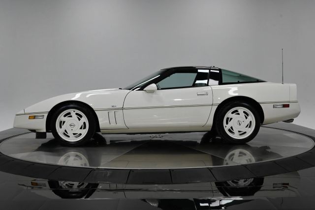 Chevrolet-Corvette-1988-Coupe-3